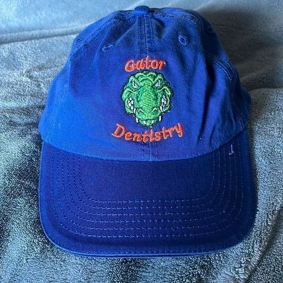 Gator Dentistry Hat - Picture 1 of 3